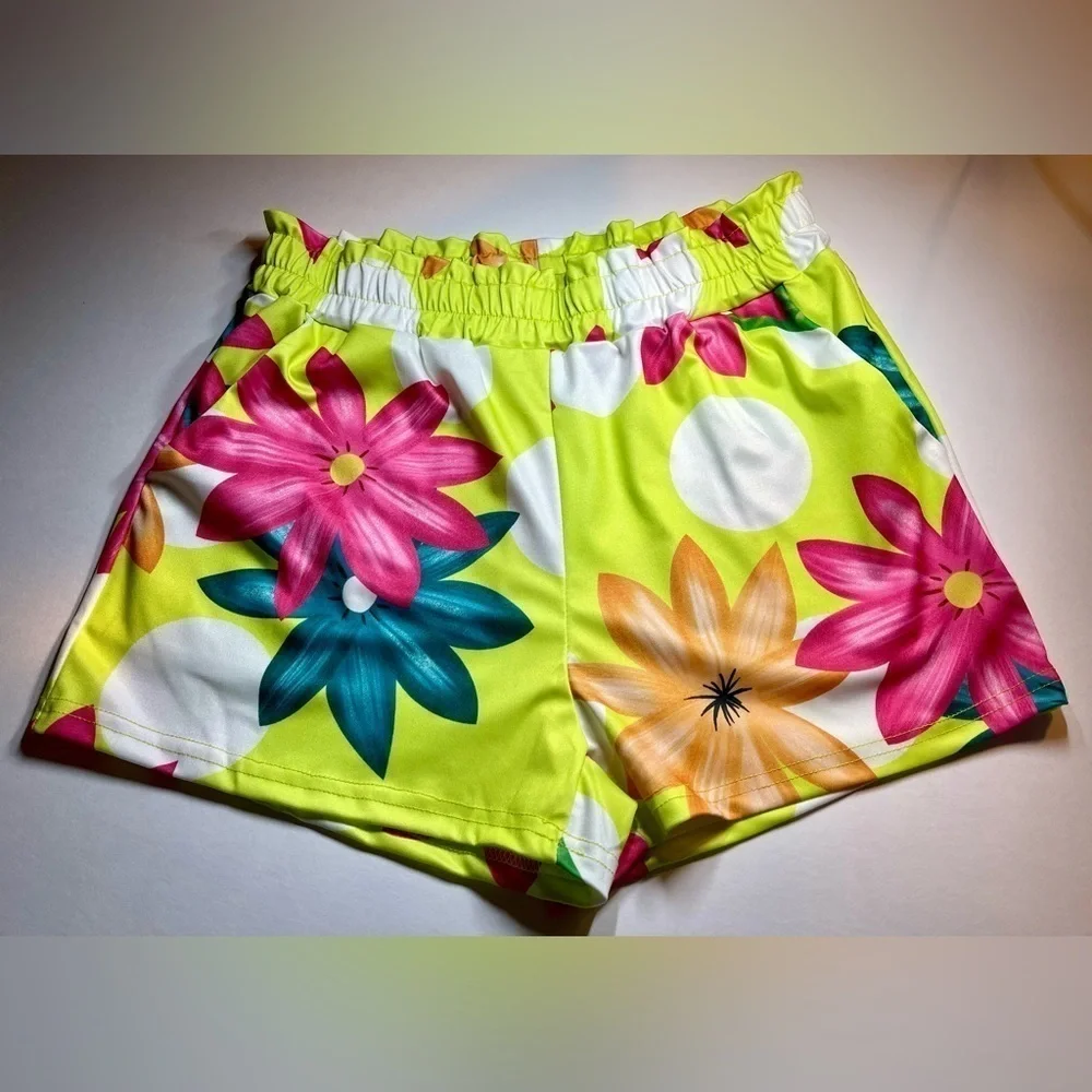 Vibrant Tropical Print Matching Shorts Shirt and Bikini Swimsuit Coverup. - Picture 7 of 14